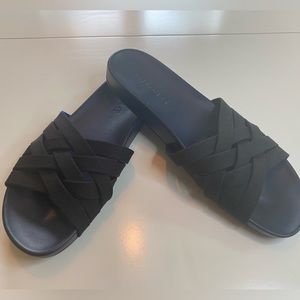 EUC- Rothy's Size 8 Sandals The Slide Night Sky Navy Blue Black Crossover